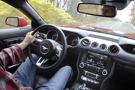 Editorial 2015 ford mustang gt premium pb 10 4221