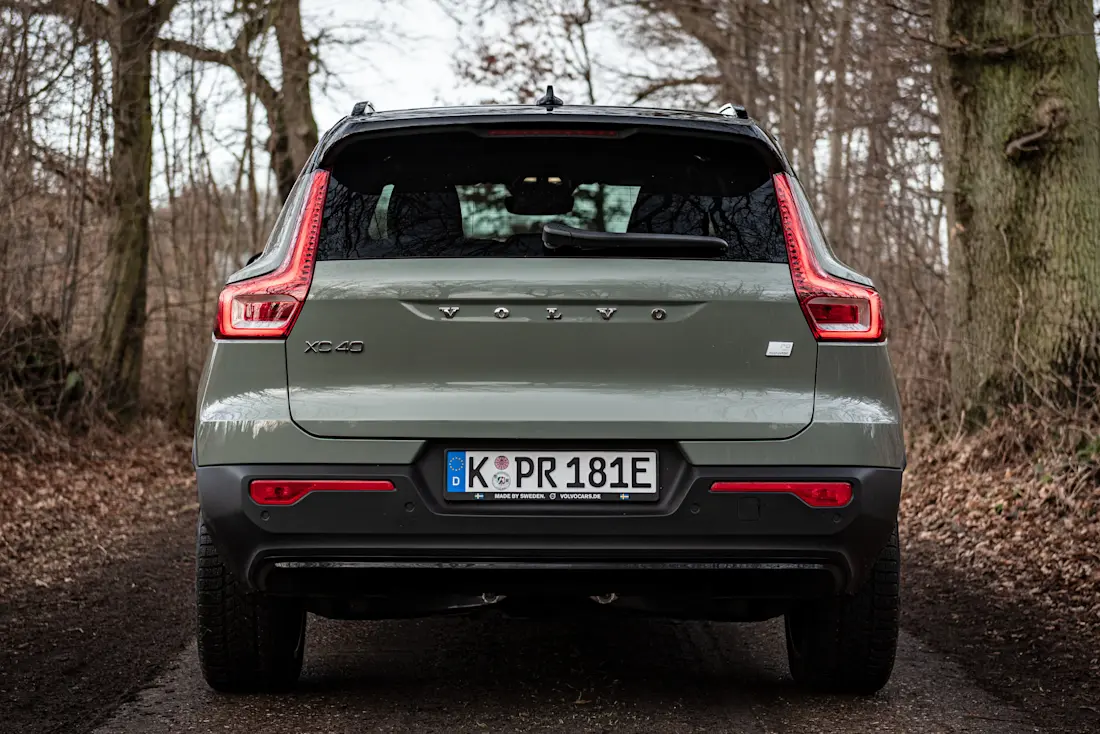 Volvo-XC40-Recharge-Rear
