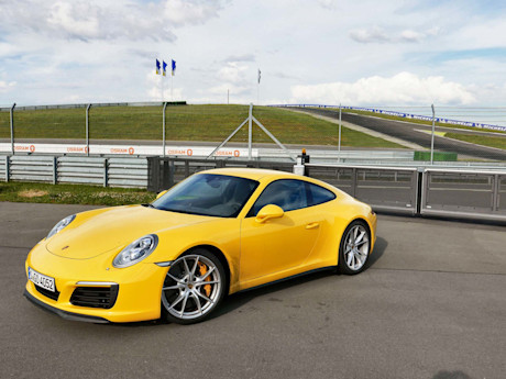 Editorial 18 bh 2017 porsche 911 carrera 4s