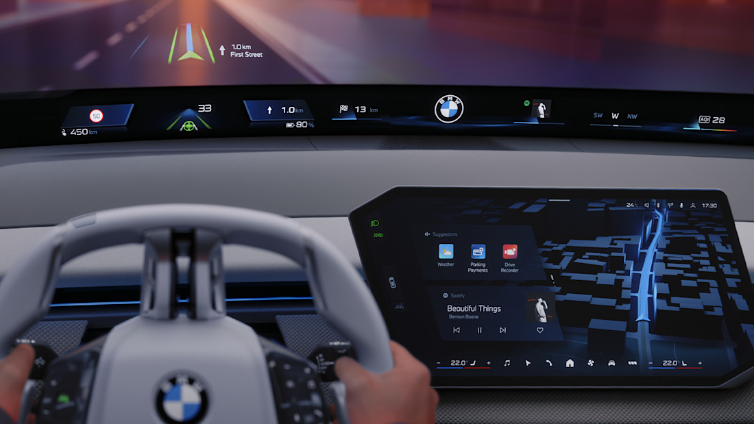 BMW-Panoramic-iDrive (1).jpg