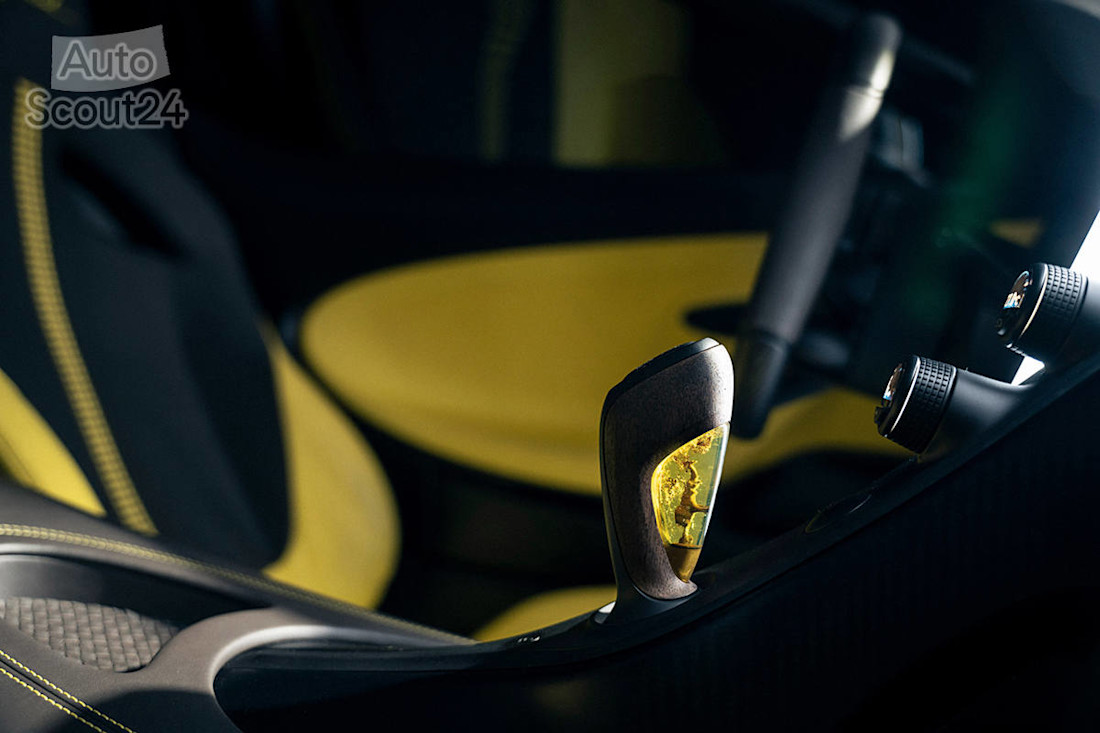 Bugatti W16 Mistral 2022 (14).jpg