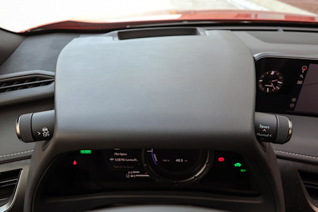 Editorial 2021 lexus ux 250h awd 25 jm