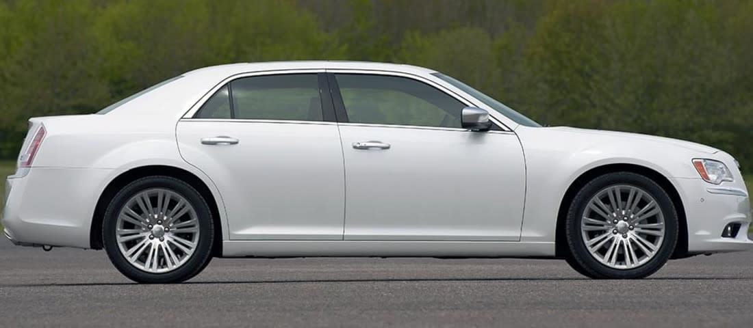 chrysler-300c-l-01-1100