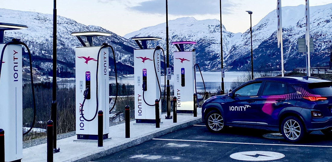 Ricarica veloce auto elettrica: quali sono, i tempi e i costi