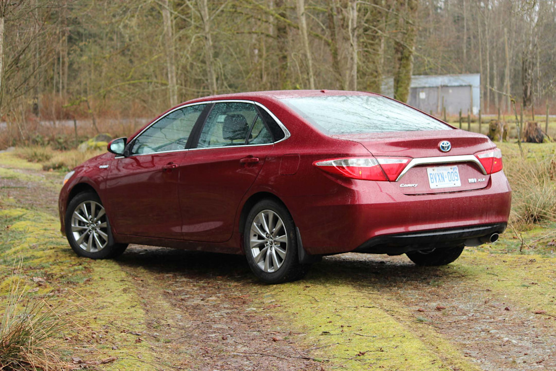 Editorial 2017 toyota camry hybrid xle dh 8