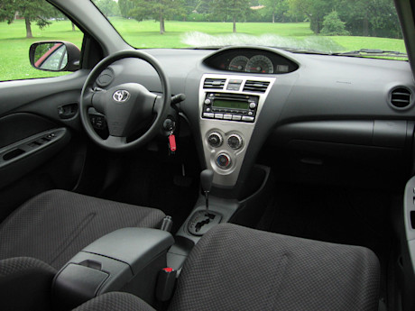 Editorial 2007 toyota yaris sedan cc 06