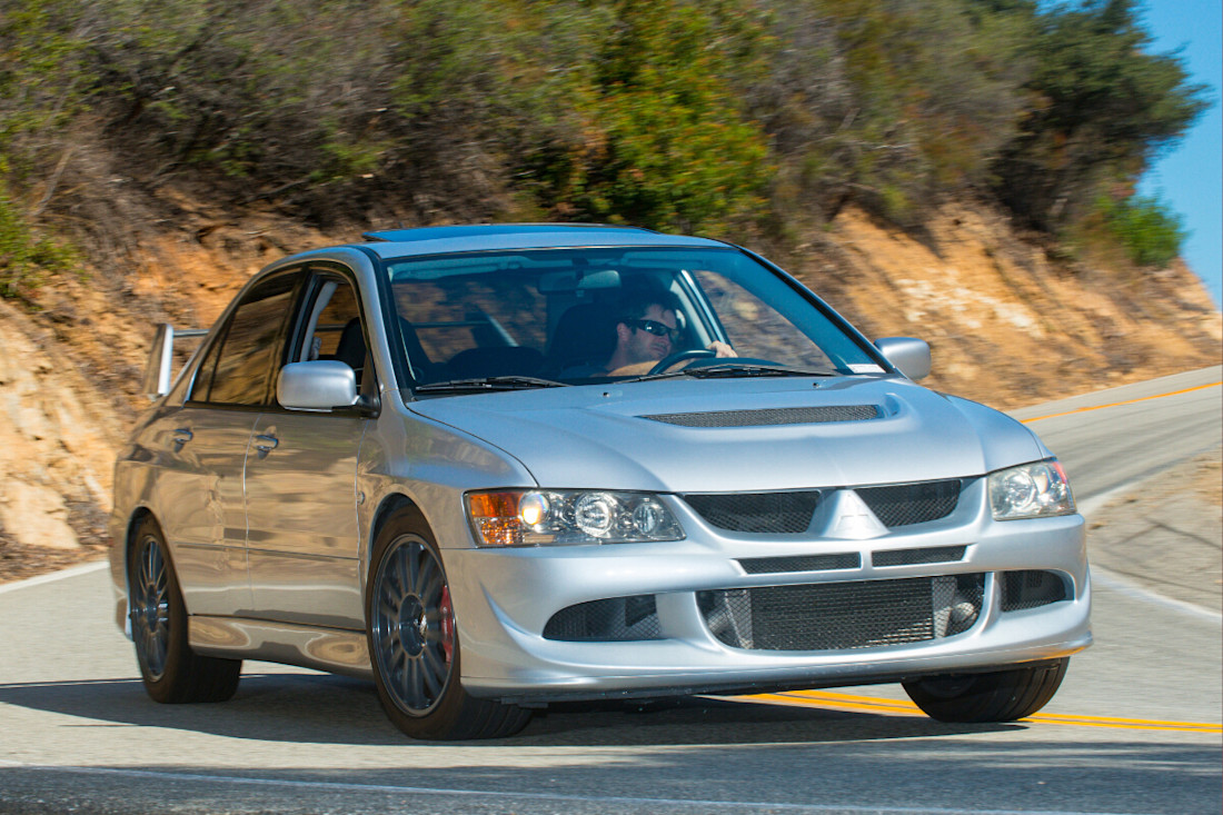 mitsubishi_lancer_evolution_VIII_mr.jpeg