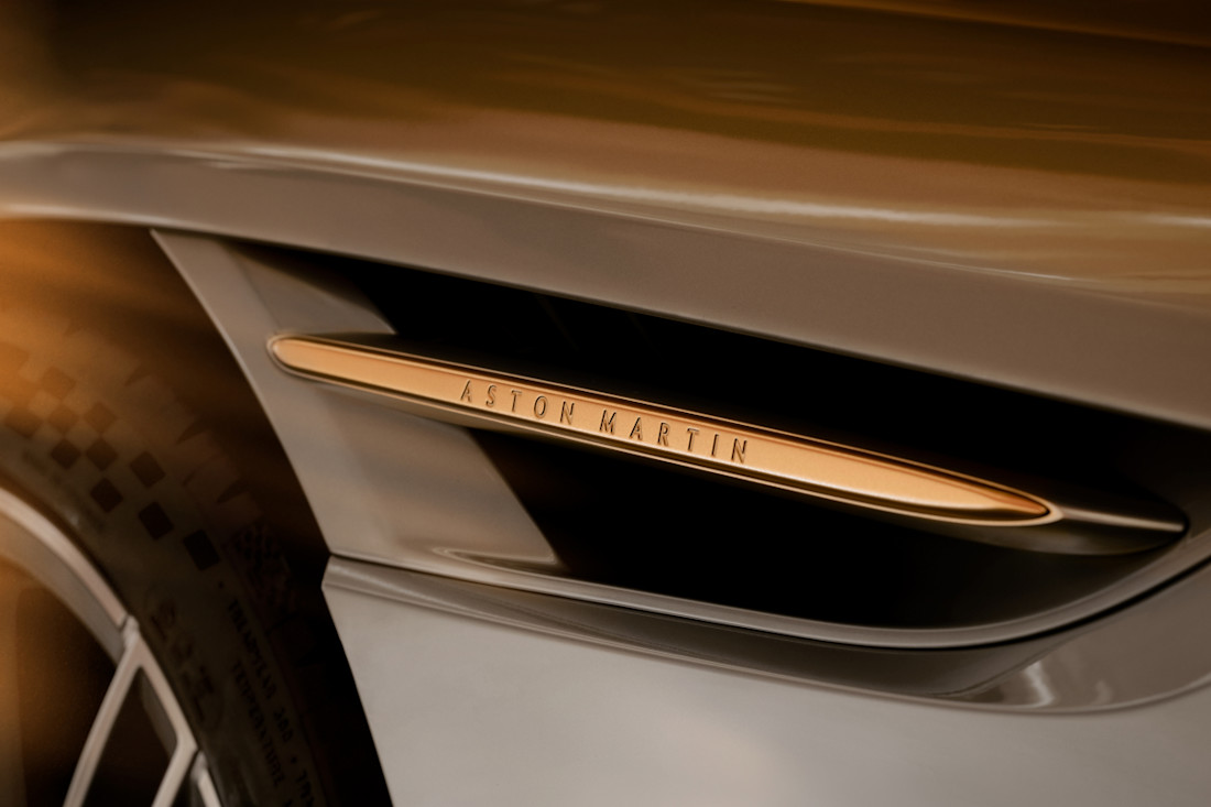 Aston-Martin-DB12-Goldfinger-Edition (7).jpg