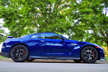 Editorial 2017 nissan gt r 04 mb