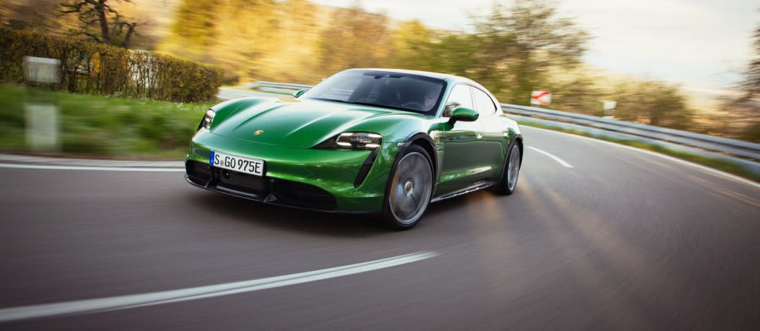 porsche-taycan-cross-turismo-front-1100