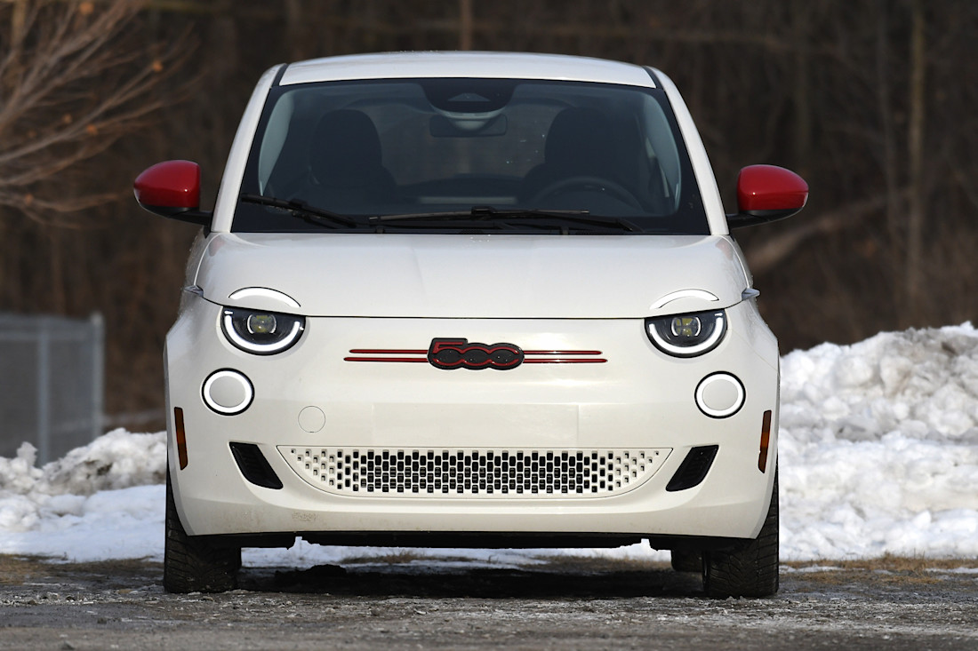 Fiat 500e 2025 : essai routier Body Image
