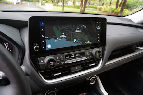 Editorial 2024 toyota grand highlander 32 di