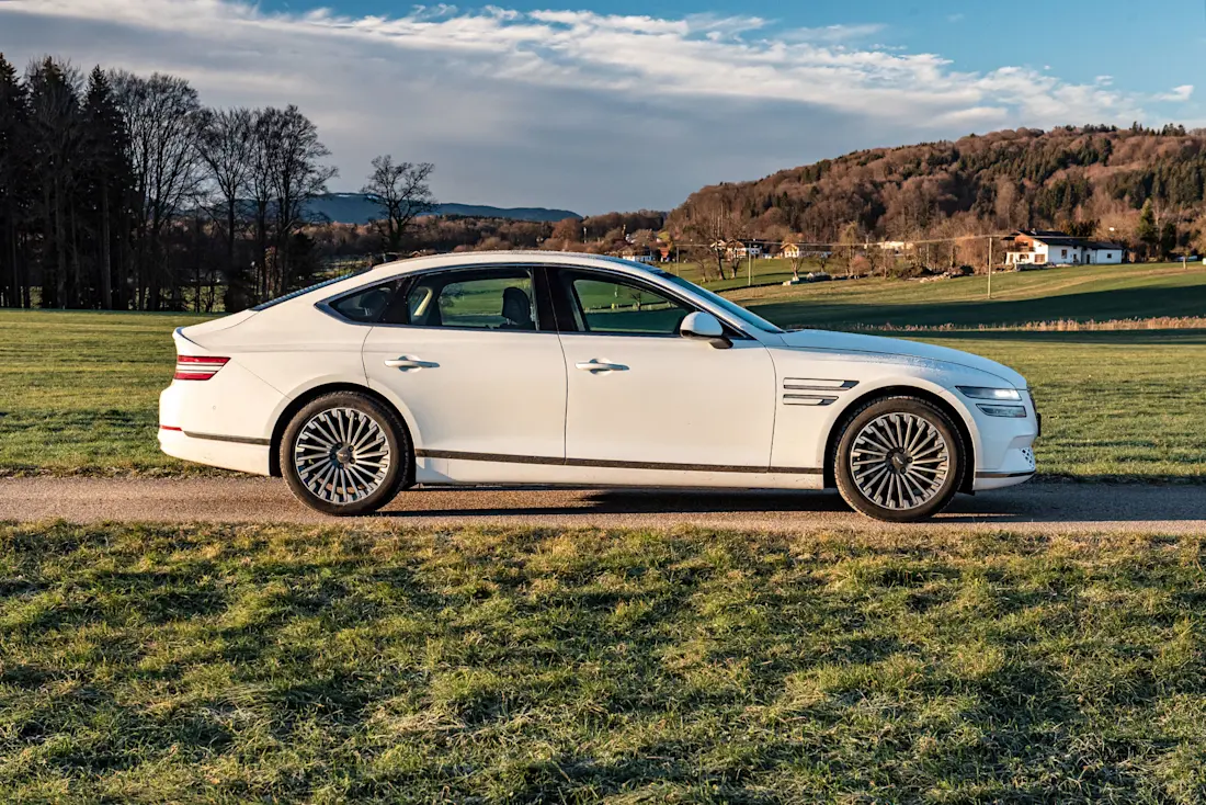 Genesis-G80-Electrified-Side