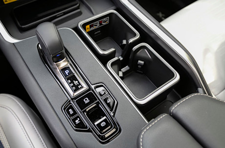 Editorial 2024 lexus tx 550h fd 231011 20 jw