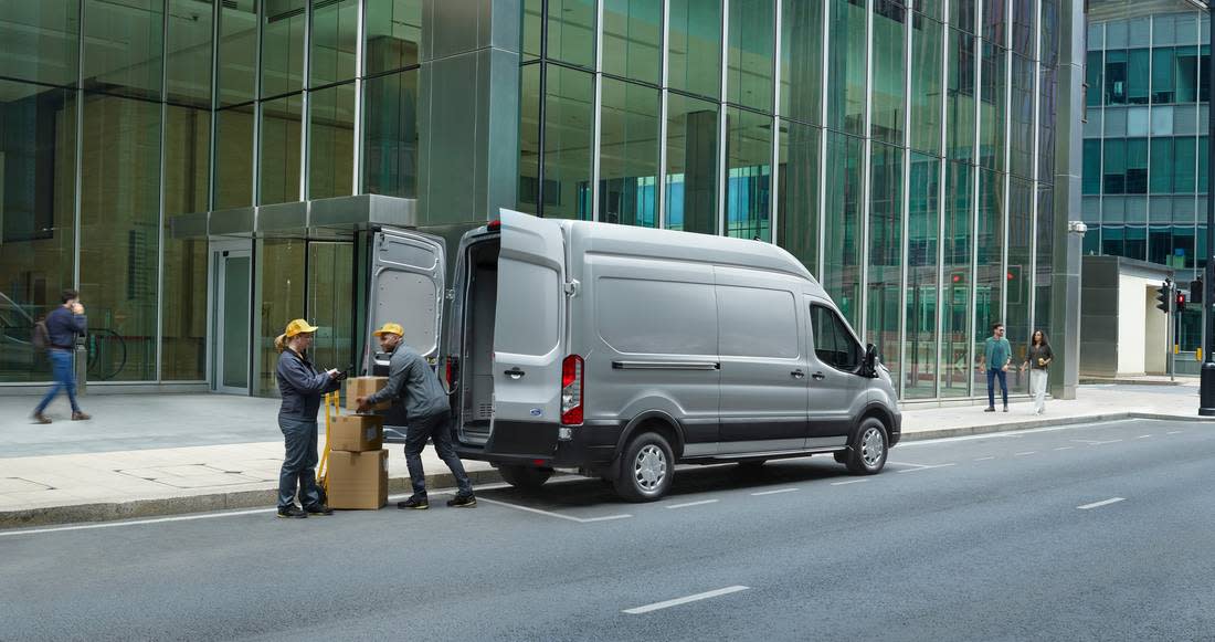 2sPDdCZTU1HZweRiafRN6M-c2cc23531fb1c6d12e61950e9eb5d0cc-ford-e-transit-back-1100