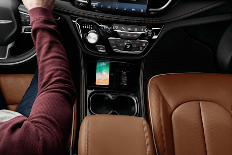 Editorial 2021 chrysler pacifica pinnacle 18 chrysler