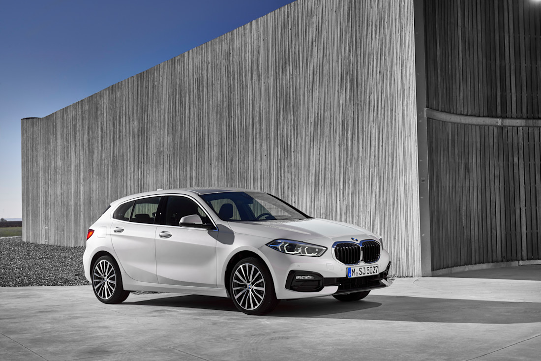 bmw-118i-side