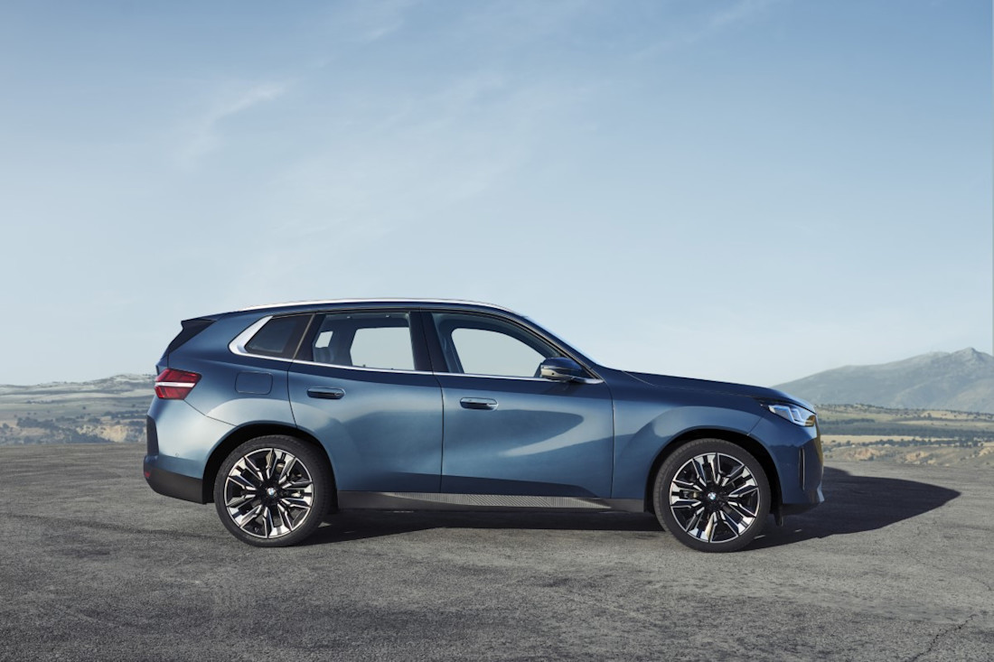 P90554870_highRes_the-new-bmw-x3-30e-x