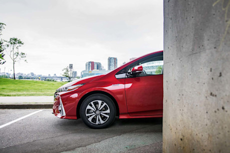 Editorial 2018 toyota prius prime technology 07 bm