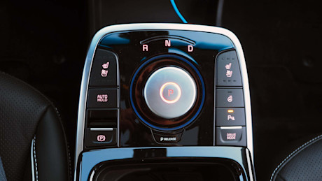 Editorial 2019 kia niro ev sx touring 30 jp