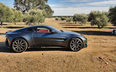 Editorial 2020 aston martin vantage 08 bh