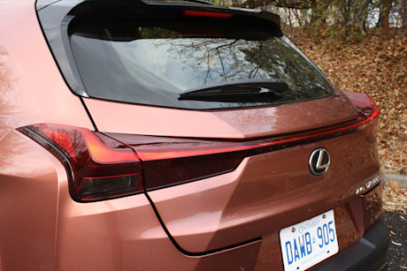 Lexus UX 300h 2025 : essai routier Image