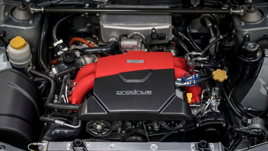 prodrive-p25-restomod-subaru-impreza-22b (4).jpg