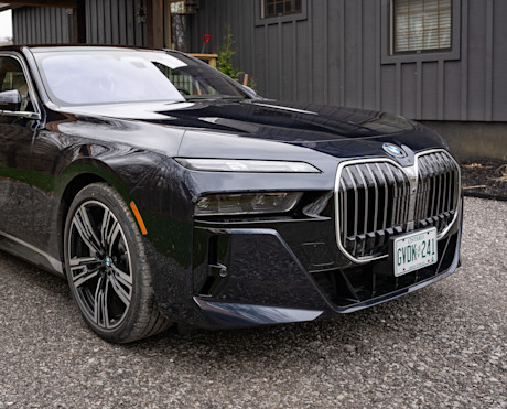 Editorial 2024 bmw 750e jw 27