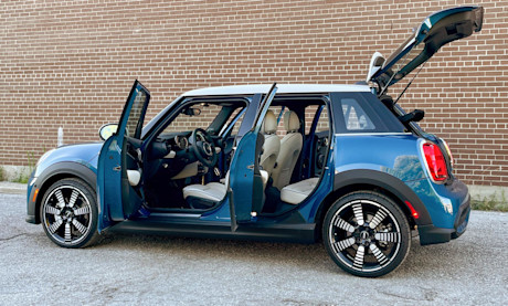 Editorial 2022 mini cooper s 5 door premierplus 09 ct