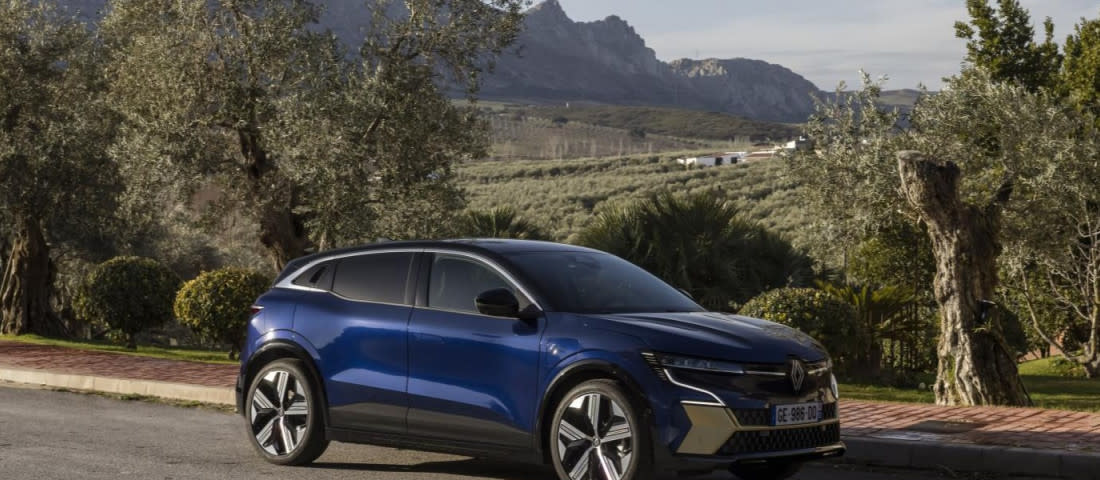 Renault_Megane_E-Tech_Frontansicht-1100