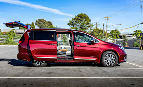 Editorial 2021 chrysler pacifica hybrid pinnacle 15 bm