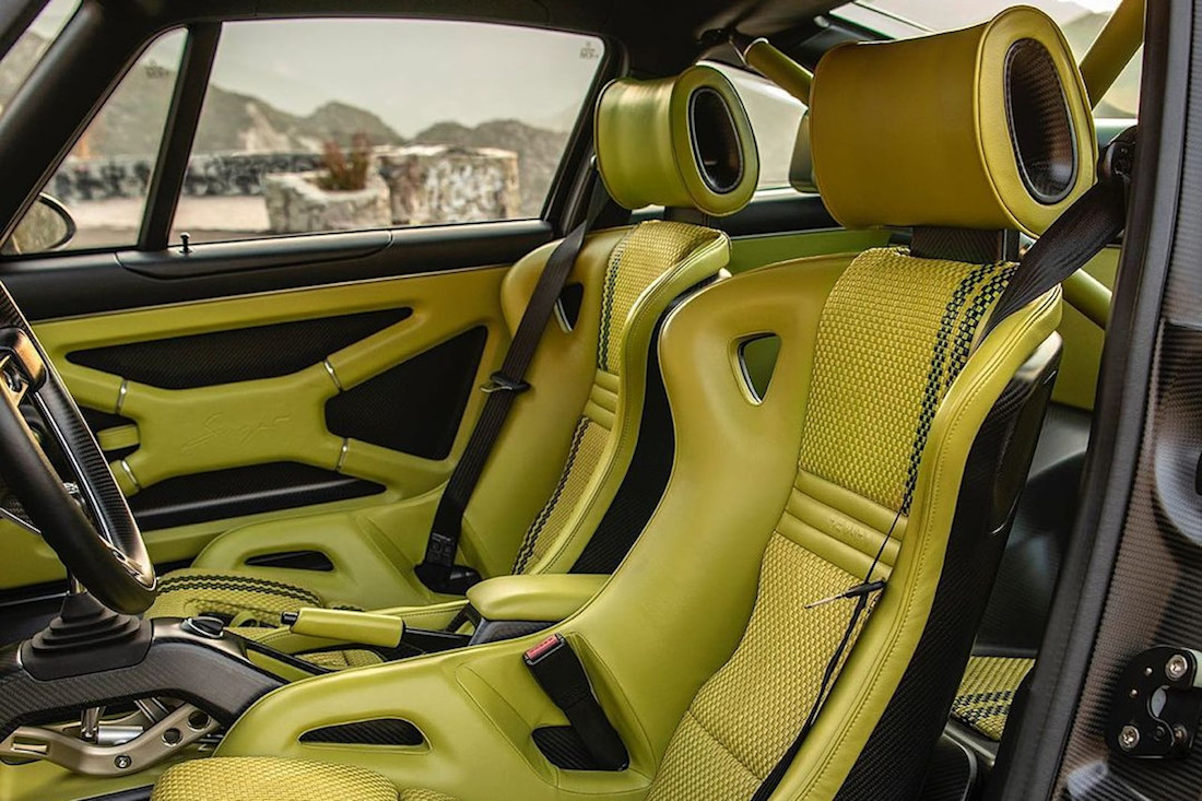 Porsche-911-964-singer-naples-commission (26).jpg