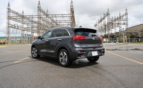 Editorial 2020 kia niro ev sx touring 05 db fr