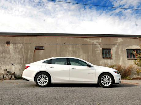 Editorial 2018 chevrolet malibu hybrid 03 bh