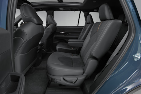 Editorial 2024 toyota grandhighlander stormcloud 014