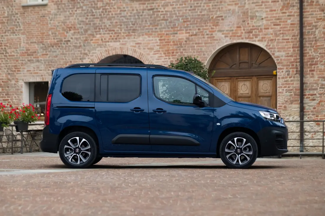 fiat-e-doblo-kombi-side fiat-e-doblo-kombi-side