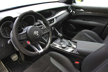 Editorial 2019 alfa romeo stelvio quadrifoglio awd 27 dw