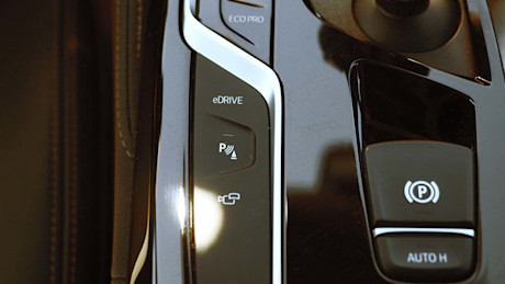 Editorial 2019 bmw 530e m performance 27 jp
