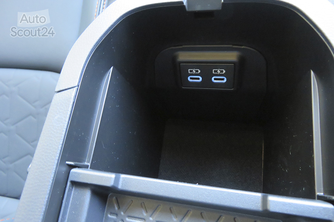 toyota rav 4 hybrid 20.JPG