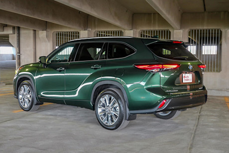 Editorial 2023 toyota highlander hybrid limited td 230721 10 jm