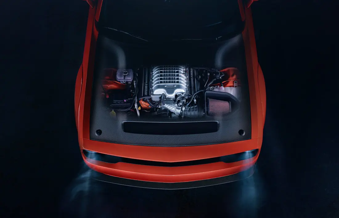 804A3512 Motorhaube-auf-2560x1645