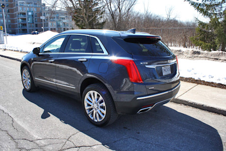 Editorial 2018 cadillac xt5 awd platinum 05 db