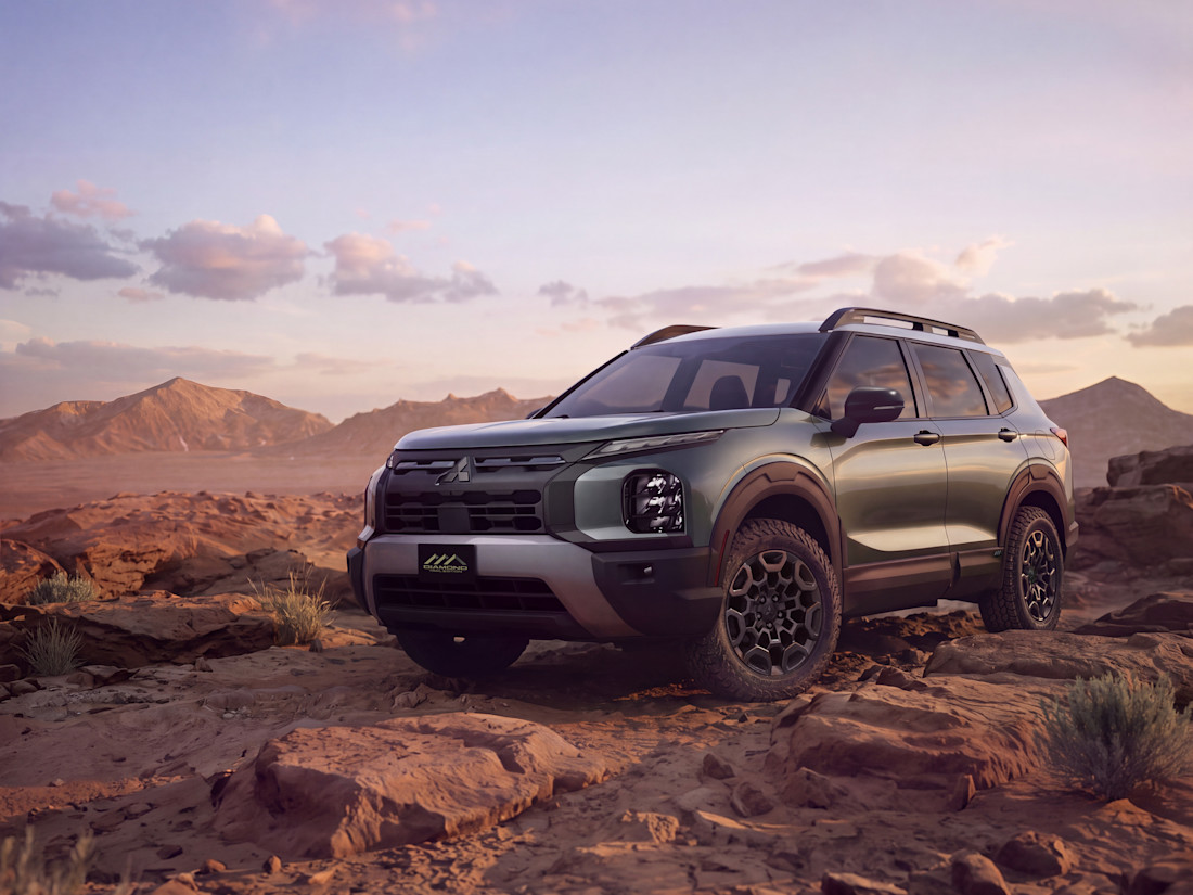 2028 Outlander Diamond Trail.jpg