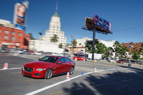 Editorial 2017 jaguar xe 12