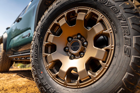 Editorial 2025 toyota 4runner trailhunter 240409 07 toyota