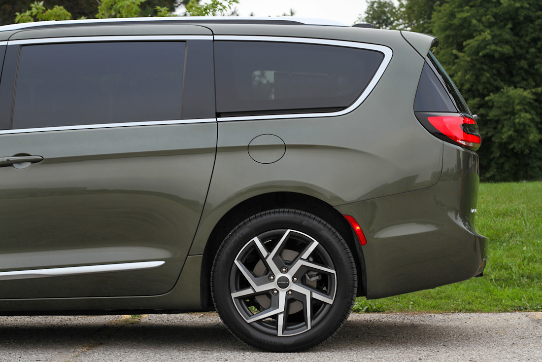 2027 Chrysler PAcifica - TD - CT - 261005 - 22.jpg