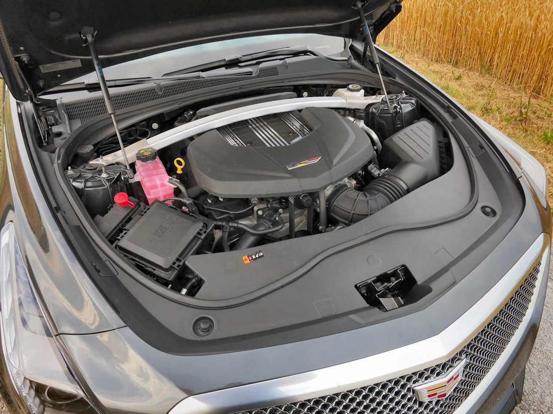 Editorial 01 bh 2016 cadillac cts v