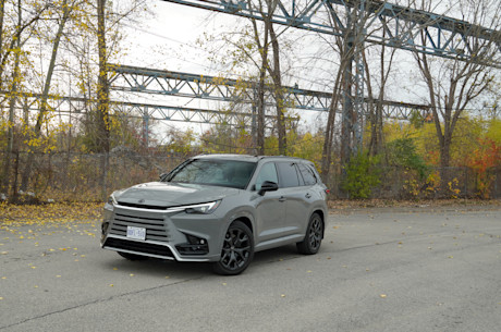 Lexus TX 500h 2026 : essai routier Body Image