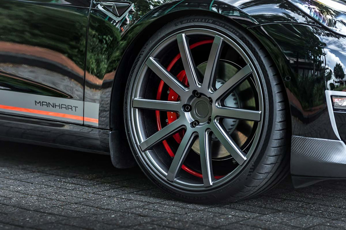 Tesla model 3 tuneado Manhart (10).jpg