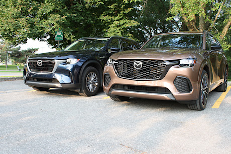 Match comparatif des VUS intermédiaires hybrides rechargeables, Édition 2024: Mazda CX-90 PHEV 2024 vs Mazda CX-70 PHEV 2025 Image